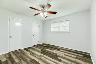 908 W Mulberry St, Angleton, TX 77515 - Photo 18