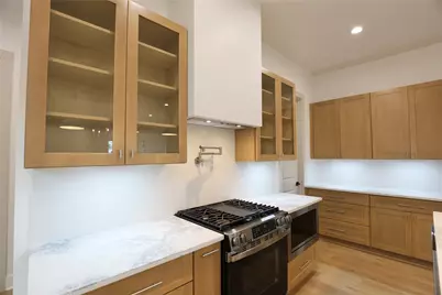 510 E 37th Street, Houston, TX 77022 - Photo 8