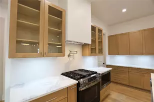 510 E 37th St, Houston, TX 77022 - Photo 8