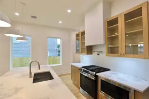 510 E 37th St, Houston, TX 77022 - Photo 6