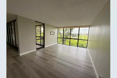 5001 Woodway Drive #705, Houston, TX 77056 - Photo 2