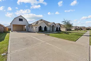 2616 Apache St, League City, TX 77573 - Photo 4