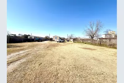 310 Beaks Avenue, Eagle Lake, TX 77434 - Photo 2