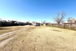 310 Beaks Ave, Eagle Lake, TX 77434 - Photo 2