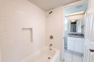12510 Daventry Ln, Houston, TX 77039 - Photo 14