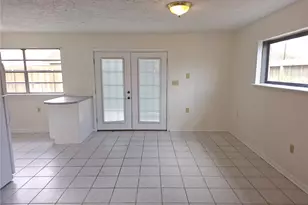 418 Texas St, Tomball, TX 77375 - Photo 8