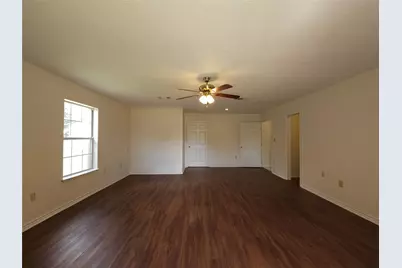 418 Texas Street, Tomball, TX 77375 - Photo 4