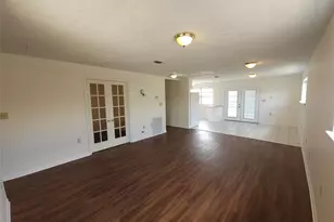 418 Texas St, Tomball, TX 77375 - Photo 2