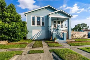 4627 Ave P 1/2 Ave, Galveston, TX 77551 - Photo 1