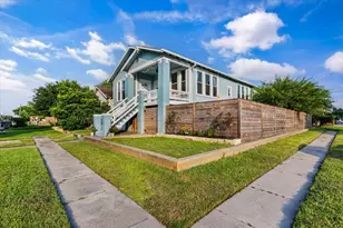 4627 Ave P 1/2 Ave, Galveston, TX 77551 - Photo 4
