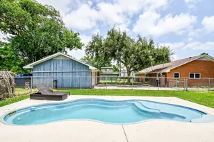 204 S Bay Blvd, Palacios, TX 77465 - Photo 16
