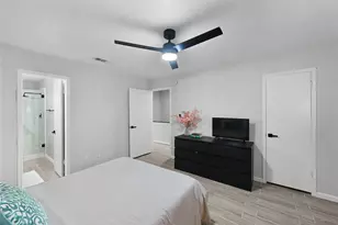 6425 Burgoyne Rd, Houston, TX 77057 - Photo 32