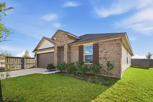 1046 Appaloosa Ln, Rosharon, TX 77583 - Photo 2