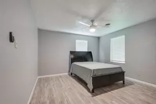 3201 Iowa St, Baytown, TX 77520 - Photo 20