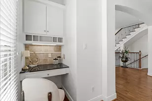1647 Bonnie Brae St, Houston, TX 77006 - Photo 16