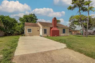 418 Azalea St, Lake Jackson, TX 77566 - Photo 6