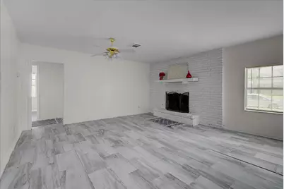 418 Azalea Street, Lake Jackson, TX 77566 - Photo 8