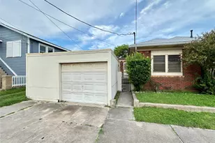 3828 Ave S 1/2, Galveston, TX 77550 - Photo 18