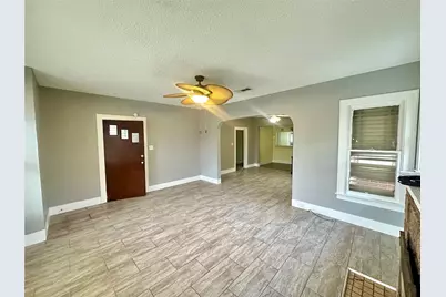 3828 Avenue S 1/2, Galveston, TX 77550 - Photo 4