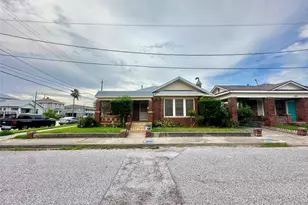 3828 Ave S 1/2, Galveston, TX 77550 - Photo 1