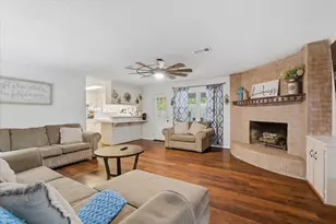 4014 Pin Oak Dr, Mont Belvieu, TX 77523 - Photo 1