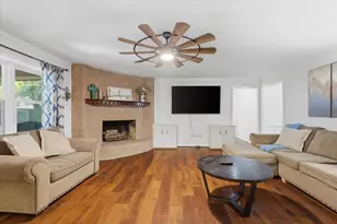 4014 Pin Oak Dr, Mont Belvieu, TX 77523 - Photo 6