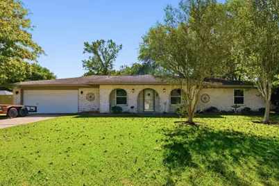 4014 Pin Oak Drive, Mont Belvieu, TX 77523 - Photo 2