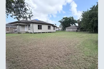 419 W 2nd Street, Freeport, TX 77541 - Photo 16