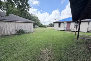 419 W 2nd St, Freeport, TX 77541 - Photo 14