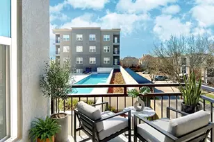 1010 Rosine St, Houston, TX 77019 - Photo 2