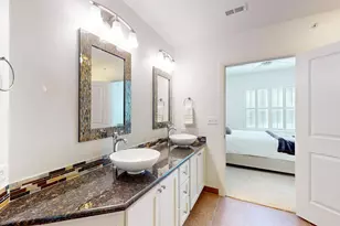 1010 Rosine St, Houston, TX 77019 - Photo 10