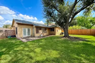 1118 W Belgravia Dr, Pearland, TX 77584 - Photo 8