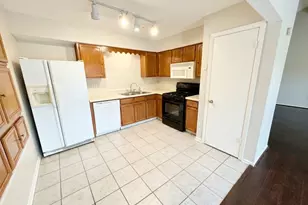 1118 W Belgravia Dr, Pearland, TX 77584 - Photo 4