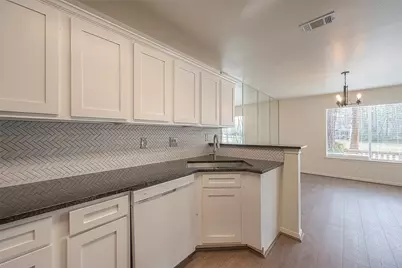 13 Lakeridge Drive, The Woodlands, TX 77381 - Photo 14