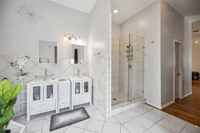 5027 Creekmont Drive, Houston, TX 77091 - Photo 32