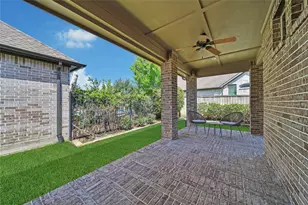 15 S Lochwood Way, Tomball, TX 77375 - Photo 36