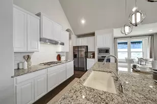 15 S Lochwood Way, Tomball, TX 77375 - Photo 12