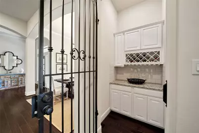 15 S Lochwood Way, Tomball, TX 77375 - Photo 8