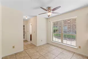 103 Breezy Point Pl, The Woodlands, TX 77381 - Photo 14