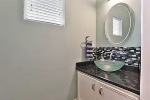 826 E 29th St, Houston, TX 77009 - Photo 12