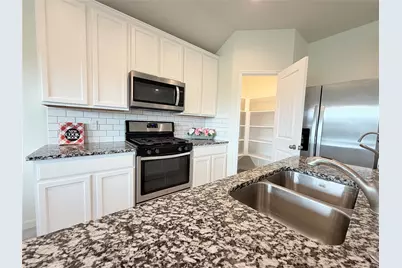 7410 Highland Chase Drive, Richmond, TX 77407 - Photo 6