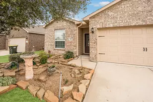 7615 Square Garden Ln, Conroe, TX 77304 - Photo 4