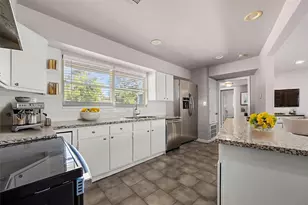 6138 Kenilwood Dr, Houston, TX 77033 - Photo 4