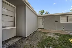 6138 Kenilwood Dr, Houston, TX 77033 - Photo 16