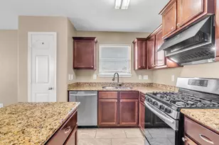 804 Indigo Springs Ln, La Marque, TX 77568 - Photo 8