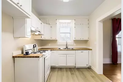 208 N Avenue B, Elgin, TX 78621 - Photo 10