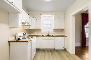 208 N Ave B, Elgin, TX 78621 - Photo 10