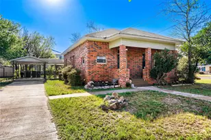 208 N Ave B, Elgin, TX 78621 - Photo 1