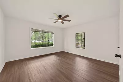 5830 Southlea Street, Houston, TX 77033 - Photo 14