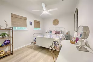 207 Hickory Dr, Sheridan, TX 77475 - Photo 10